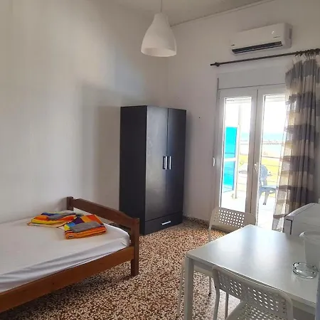 Veranda To Let * Neoi Epivatai