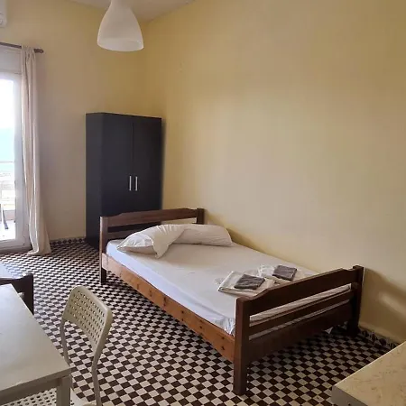 Veranda To Let Lägenhetshotell Neoi Epivatai