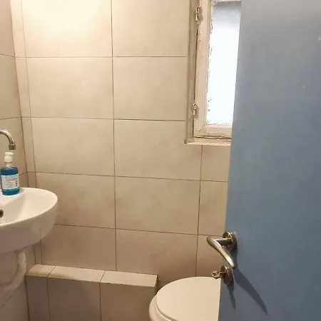 Veranda To Let Lägenhetshotell Neoi Epivatai