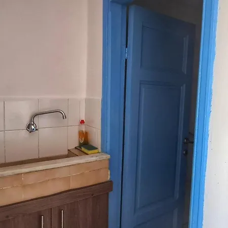 Veranda To Let *