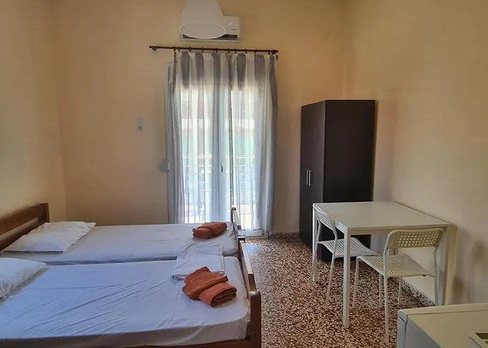 Veranda To Let * Néoi Epivátai
