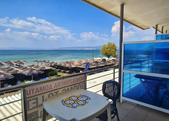 Veranda To Let * Néoi Epivátai