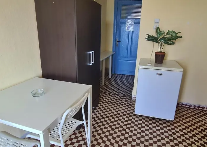 Veranda To Let