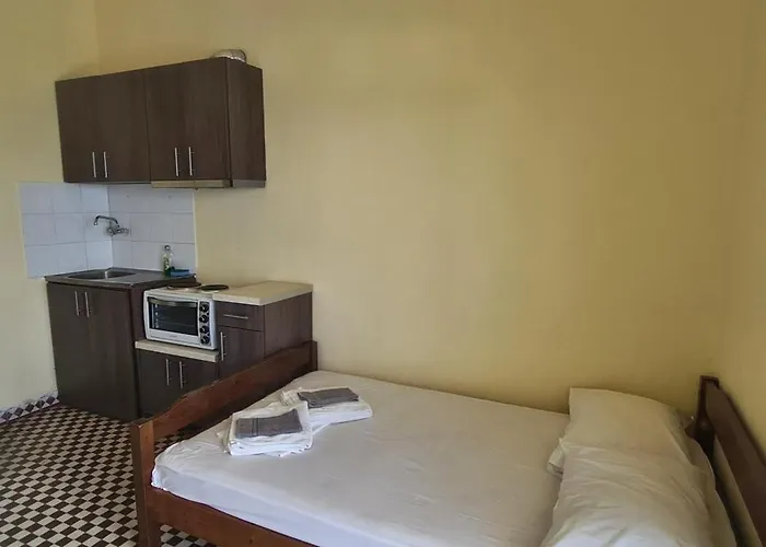 Veranda To Let Lejlighedshotel Néoi Epivátai