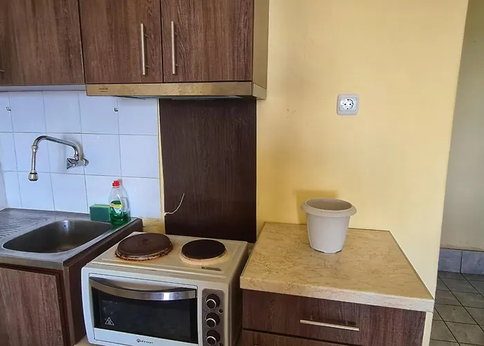 Veranda To Let Néoi Epivátai